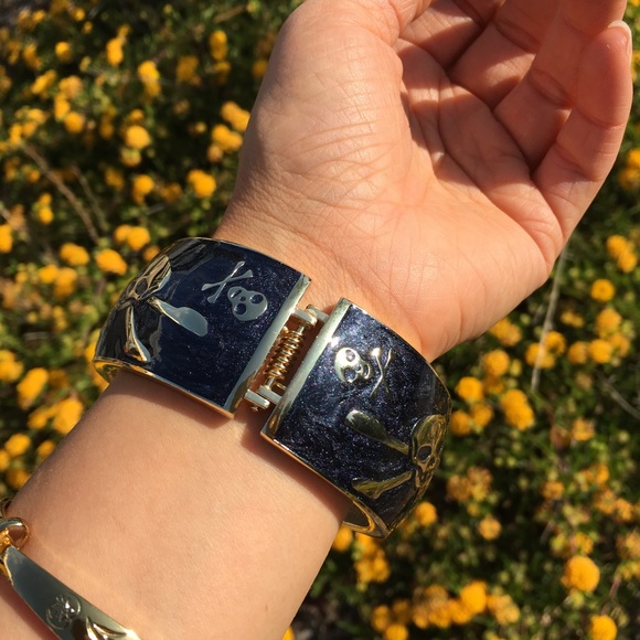 Gold Skull Head Bangle Gray Enamel Bracelet - Picture 2 of 2