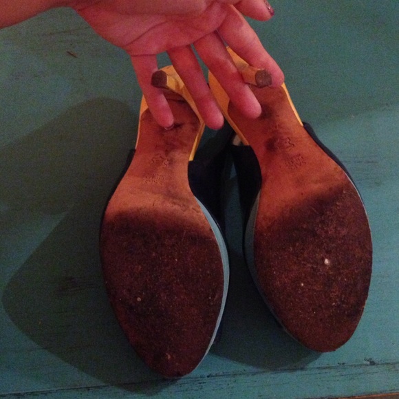 Color block pumps - Picture 3 of 4