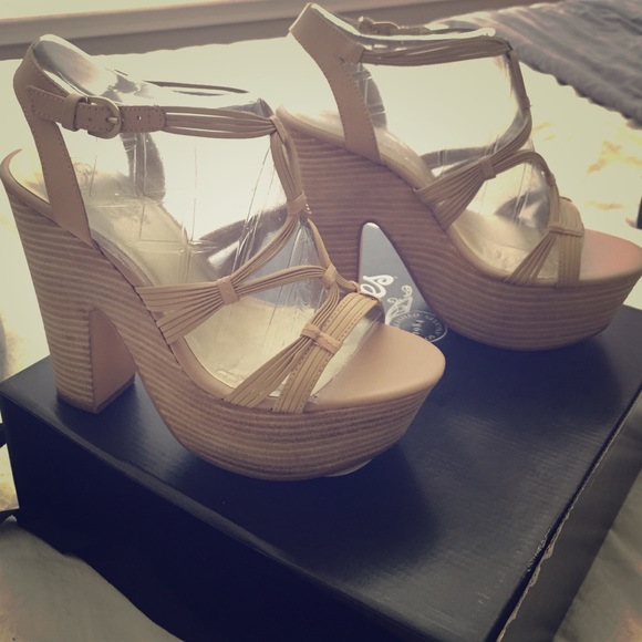 Seychelles Heat of the Moment Chunky Heels
