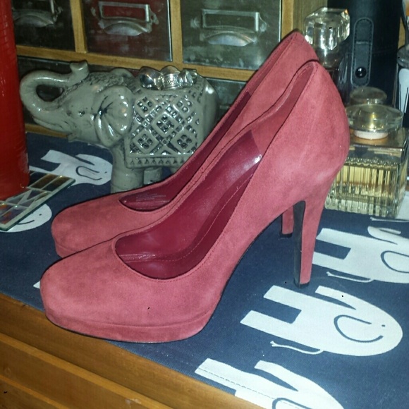 BCBG red, suede leather pumps