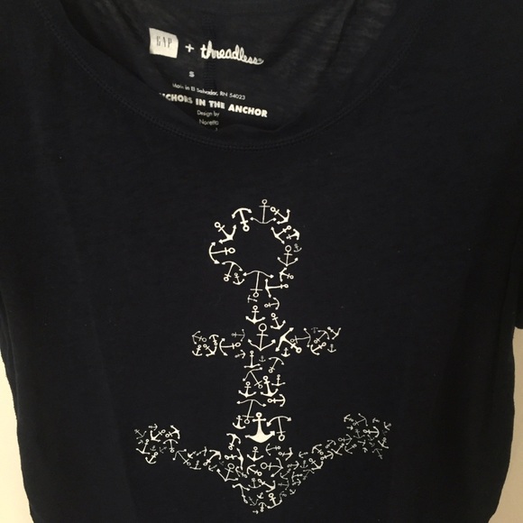 GAP oversized threadless brand tee - Picture 3 of 5