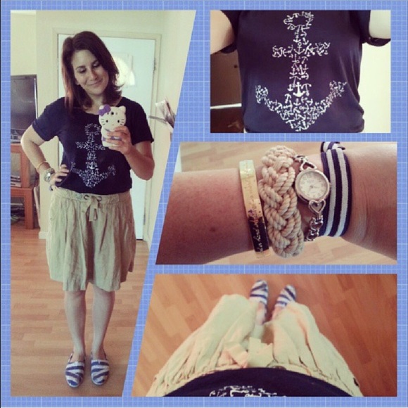 GAP oversized threadless brand tee - Picture 4 of 5