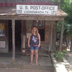 Meet your Posher, Becca