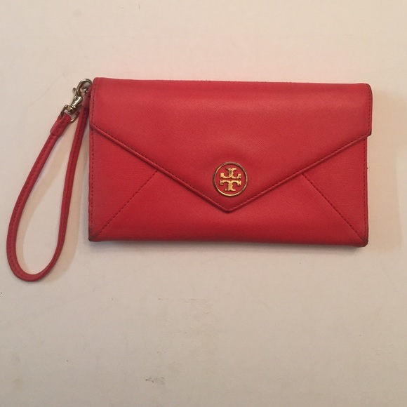 Tory Burch Handbags - 💯% Authentic Tory Burch Envelope Wristlet