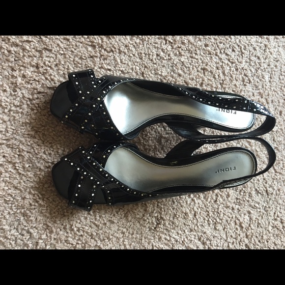 New never worn black heels