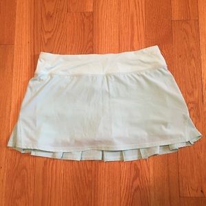 Like new lululemon athletica skirt size dot size 6