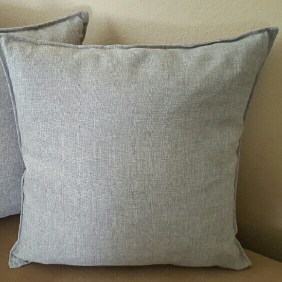 Throw pillows (pair)