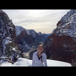Meet your Posher, Amaia