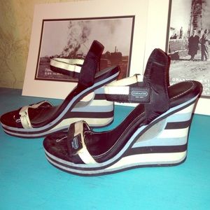 Cool Coach Wedges