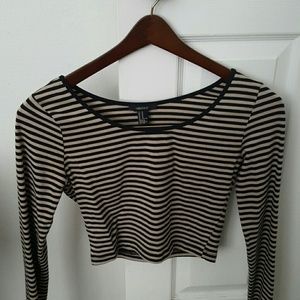 Long sleeved crop top