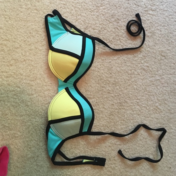 Bathing suit top - Picture 1 of 1