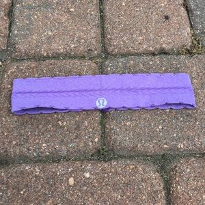 Lululemon flutter-cut, no-slip headband