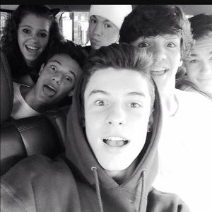 Meet your Posher, Maya