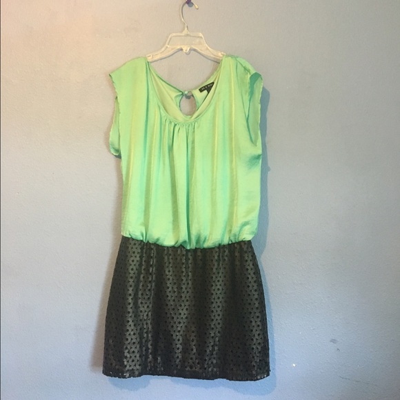 A dress in great condition.