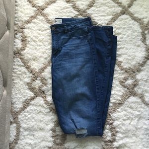 Hollister super skinny high rise jeans. Size 13L.