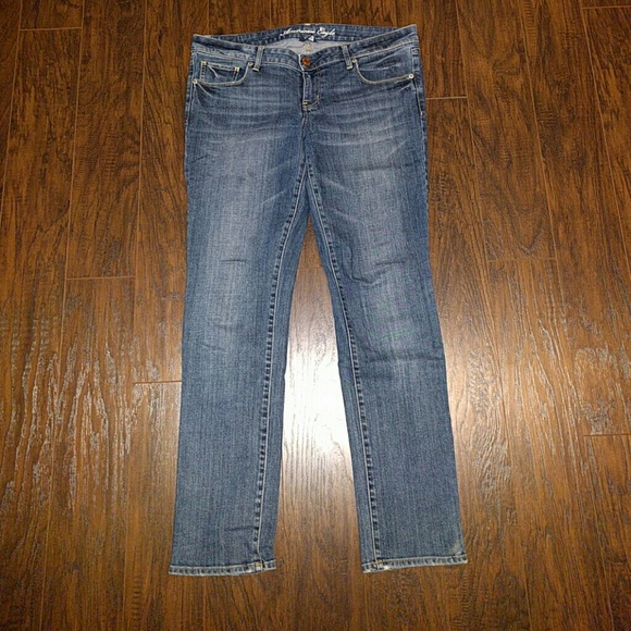 SOLD! American eagle medium wash skinny jeans