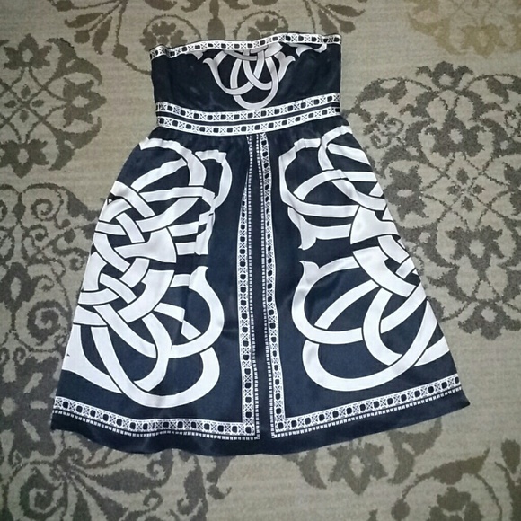 Super cute WHBM Strapless Dress