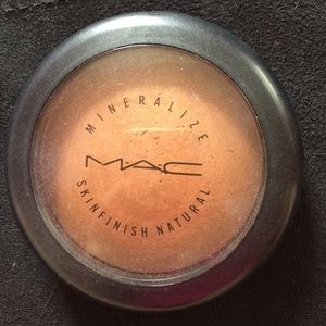 Mac bronzer! Color dark deep