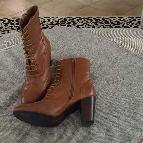 BROWN BOOTIES - Picture 1 of 1