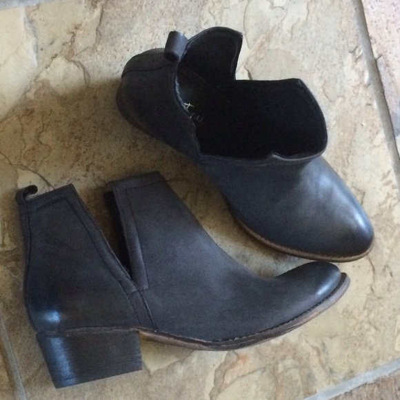 🍃💕EDITOR PICK NIB Diba True Leather Ankle Bootie - Picture 2 of 4