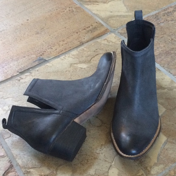 🍃💕EDITOR PICK NIB Diba True Leather Ankle Bootie - Picture 3 of 4