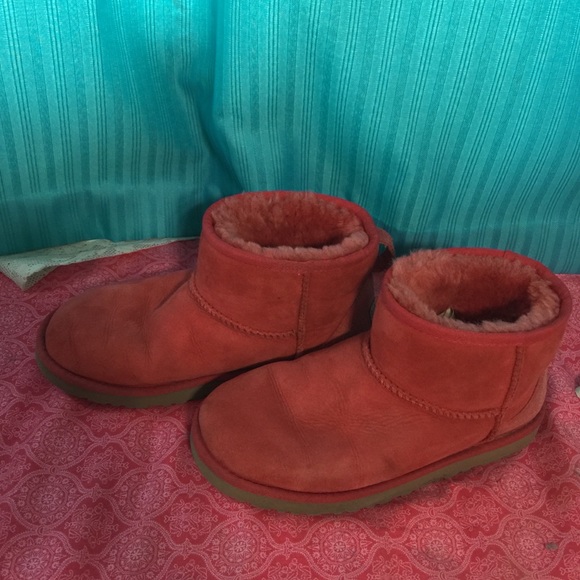 Coral colored ankle UGG's - Picture 2 of 4