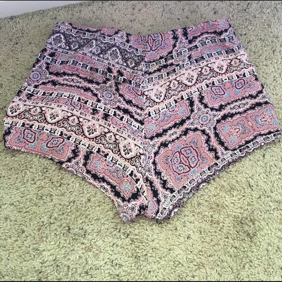 Patterned Shorts - Picture 2 of 2