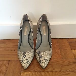 H&M snakeskin pumps