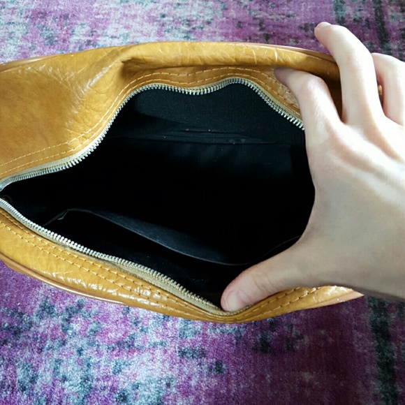 SOLD Vintage Brown Carry On Bag - Picture 4 of 4