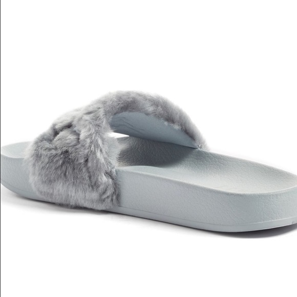 Rihanna FENTY fur slides - Picture 2 of 3