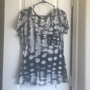 Lululemon black and white polka dot shirt