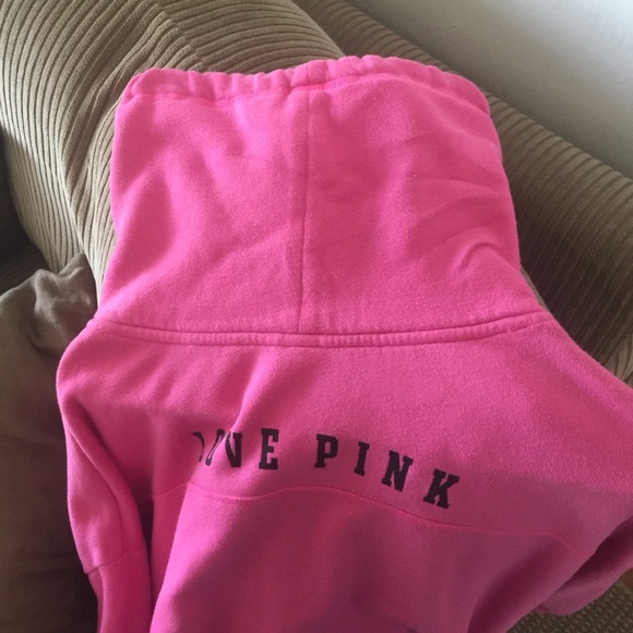 Victoria's Secret sweater - Picture 3 of 3