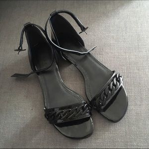 Patent leather chain sandals (new)