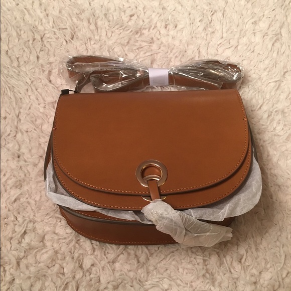 NWT Zara Cross Body bag with double fastening! 🎉 - Picture 3 of 4