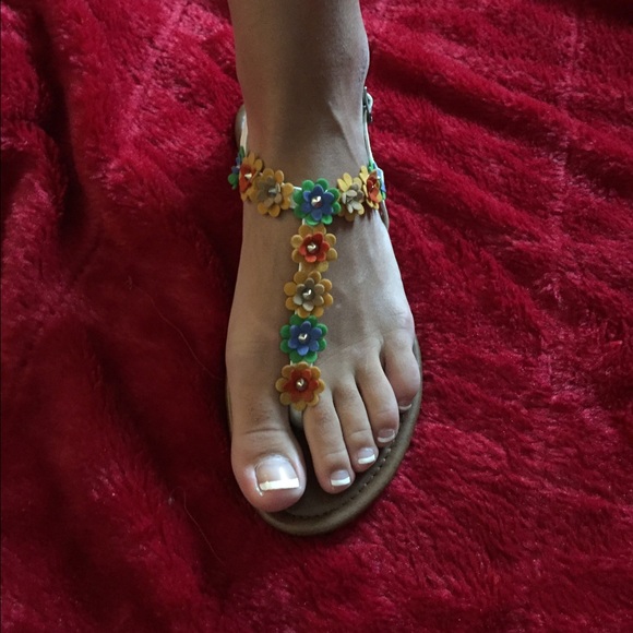 Cute Flowered Sandals - Picture 1 of 4