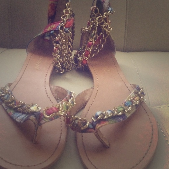Shoe dazzle size 7.5 sandals