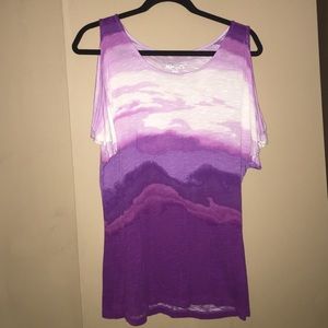 Purple t-shirt with cut-off sleeves