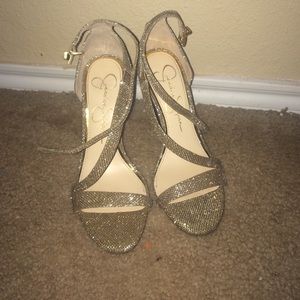 Jessica Simpson gold heels!