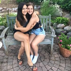 Meet your Posher, Olivia