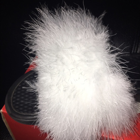 Furry Nike Slides - Picture 3 of 3