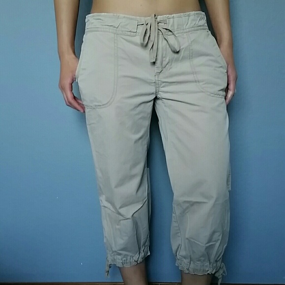 Old Navy khaki capris