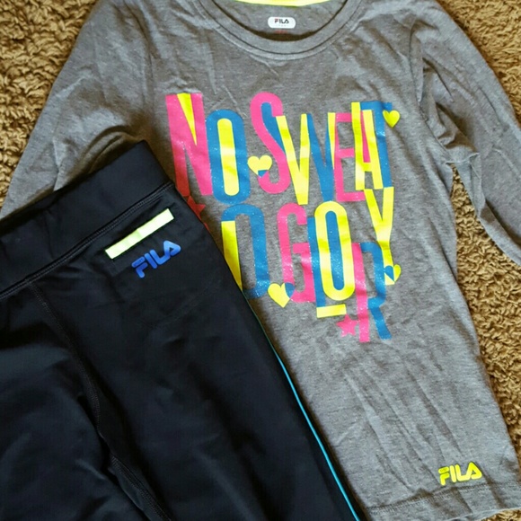 Fila athletic shirt with matching capris - Picture 1 of 4