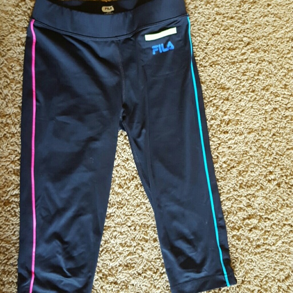 Fila athletic shirt with matching capris - Picture 3 of 4