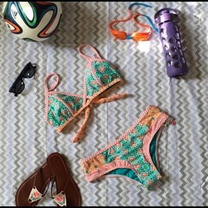 Super cute bikini perfect for summer!☀️