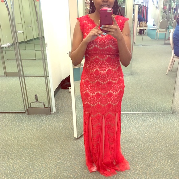Size 4 - Picture 1 of 2