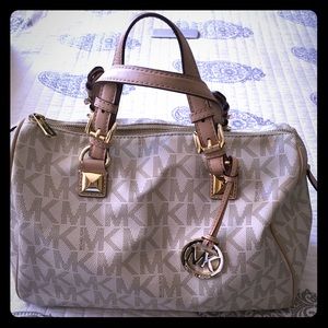 Michael Kors Stachel