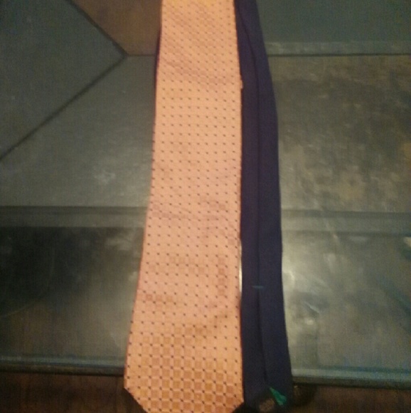 Tommy Hilfiger 100% silk tie
