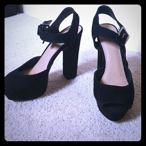 NWOT Black high heels
