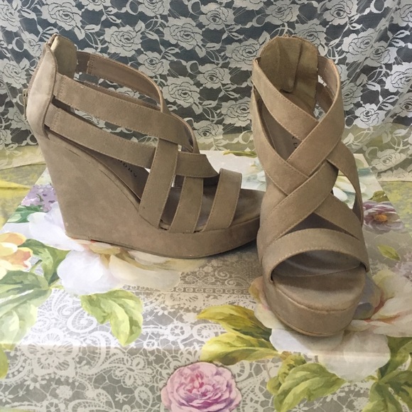 Chinese Laundary Wedge