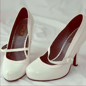 PinUp Couture Cutie Pies, Size 9